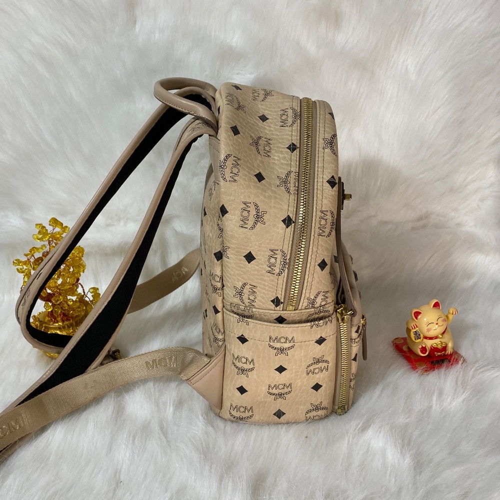 Mcm Backpack Creme Visetos Studs Preowned Authent… - image 3